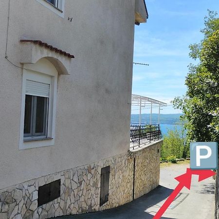Apartment Ane Драмал Екстериор снимка