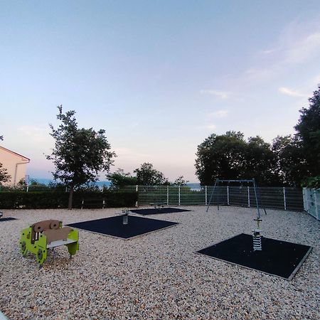Apartment Ane Драмал Екстериор снимка