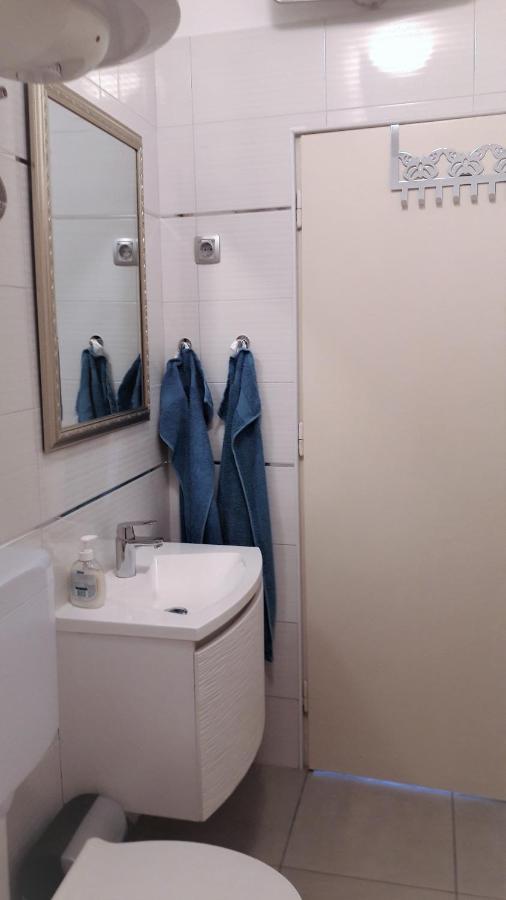 Apartment Ane Драмал Екстериор снимка
