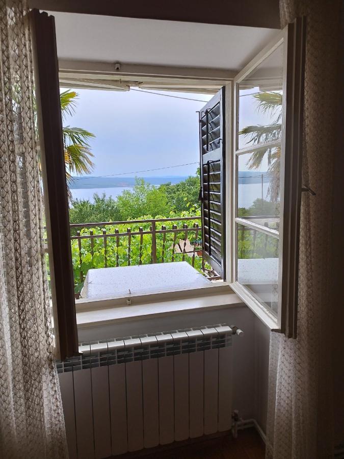 Apartment Ane Драмал Екстериор снимка