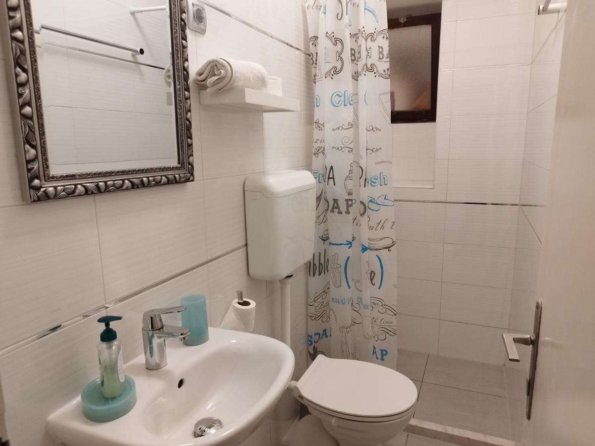 Apartment Ane Драмал Екстериор снимка