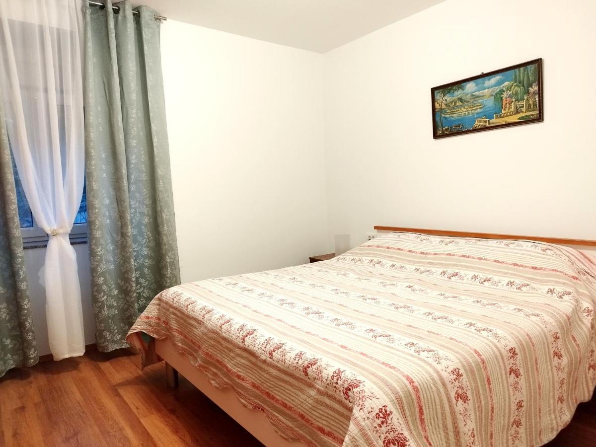 Apartment Ane Драмал Екстериор снимка