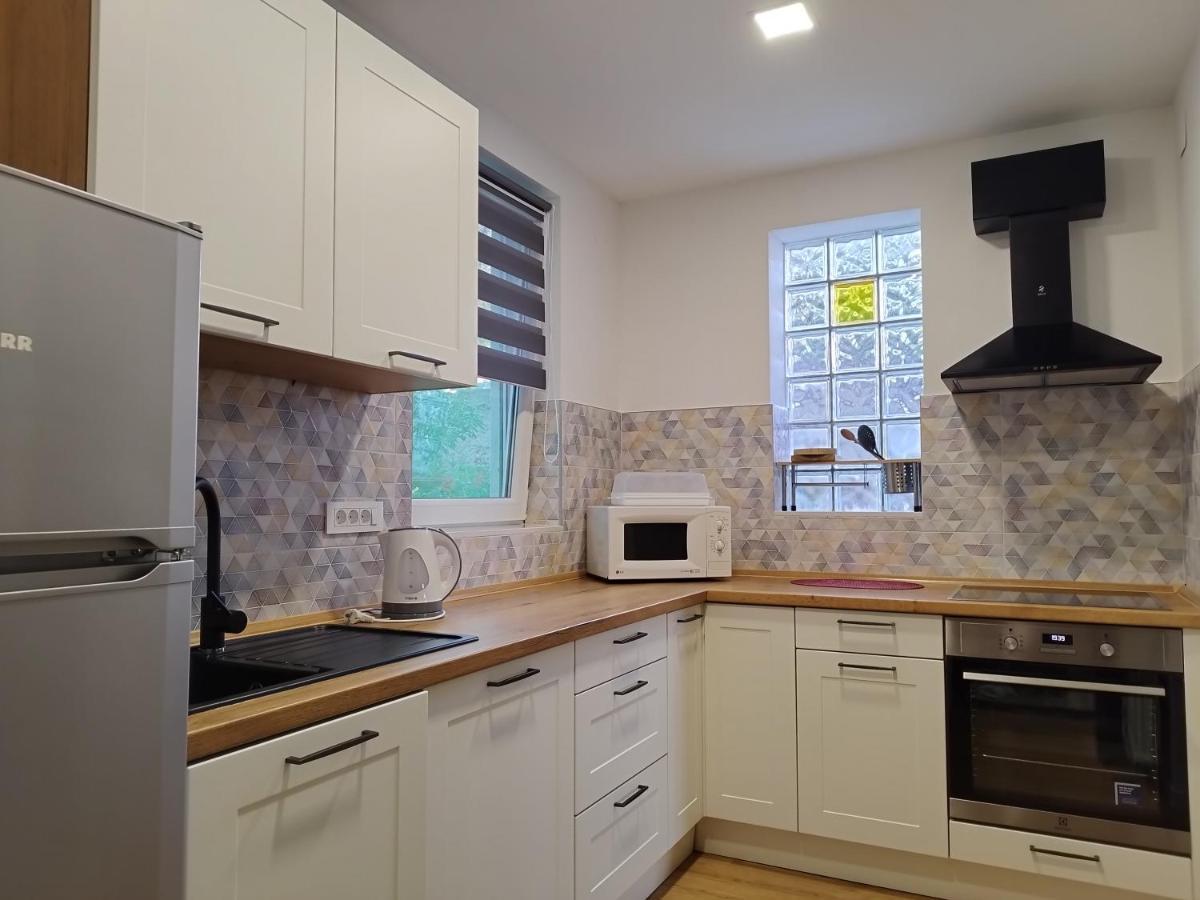 Apartment Ane Драмал Екстериор снимка