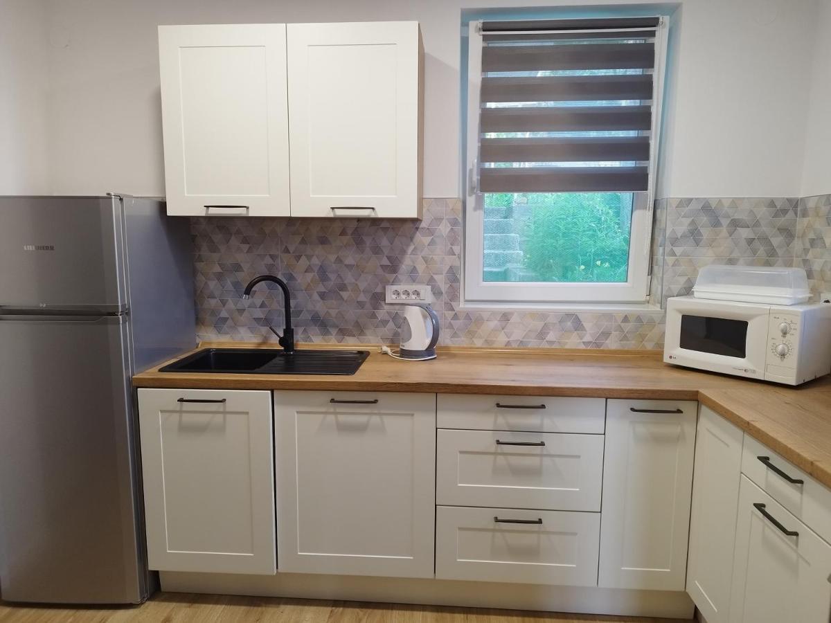Apartment Ane Драмал Екстериор снимка