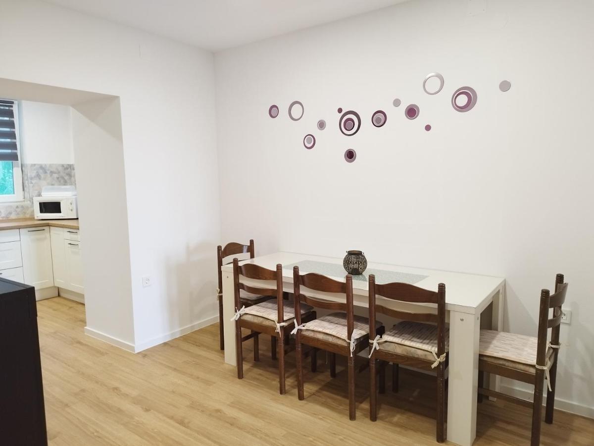 Apartment Ane Драмал Екстериор снимка