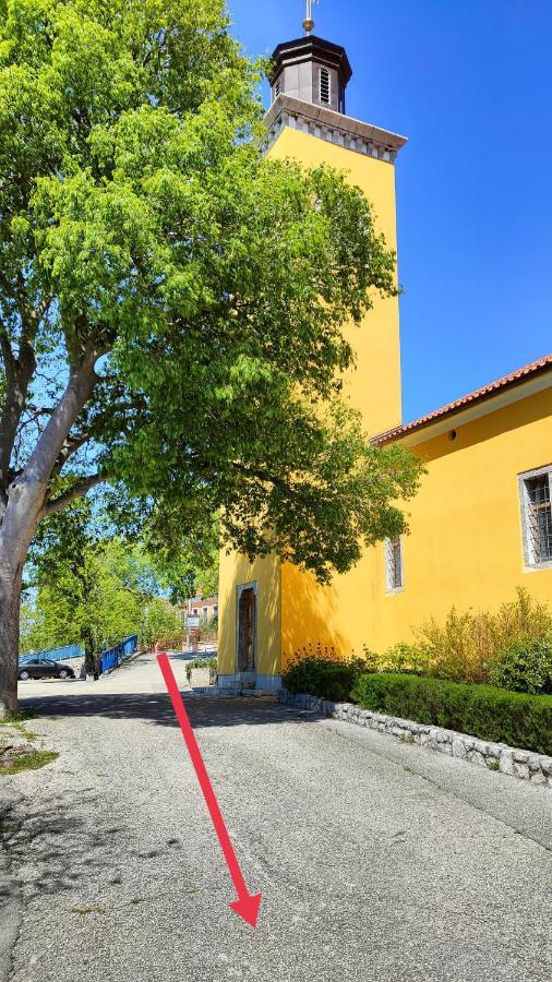 Apartment Ane Драмал Екстериор снимка