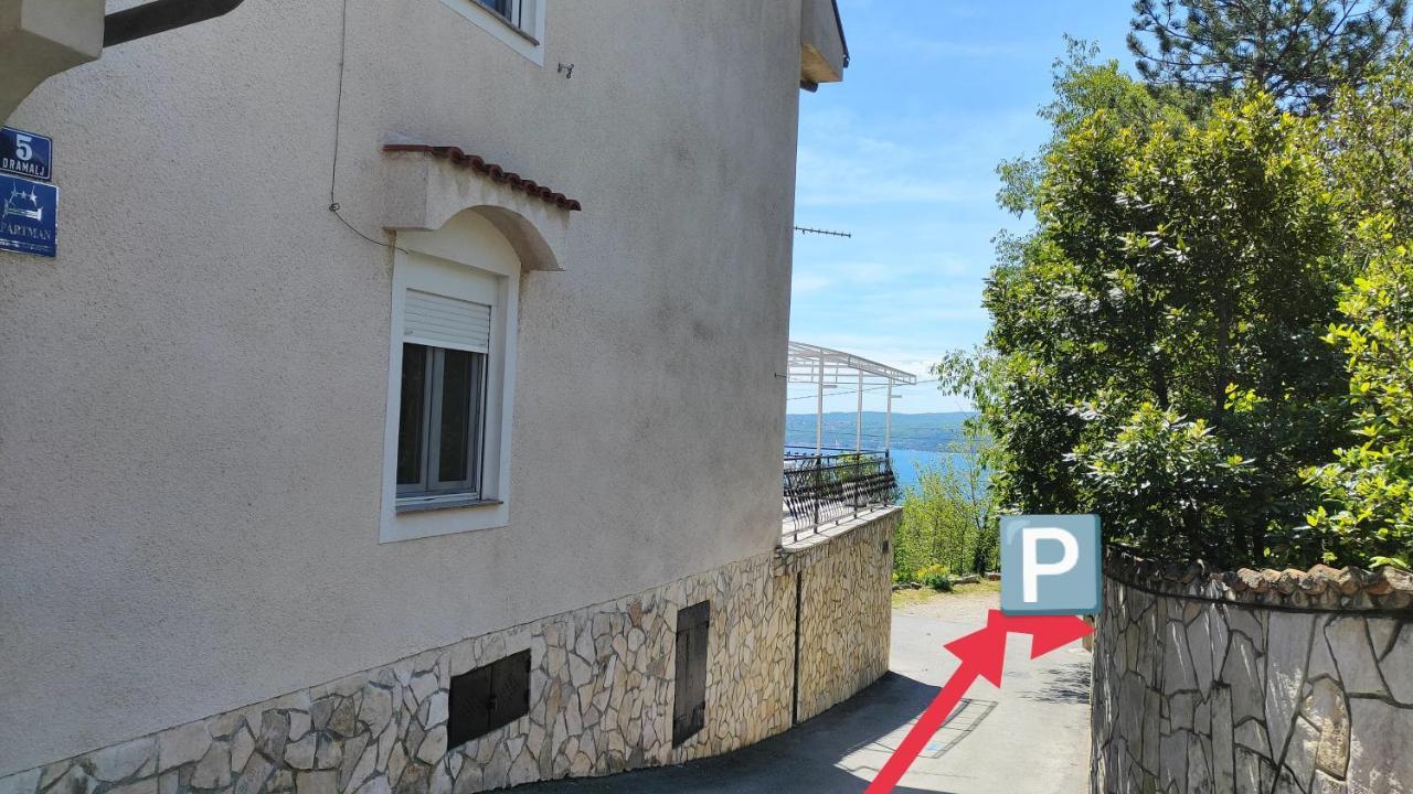 Apartment Ane Драмал Екстериор снимка